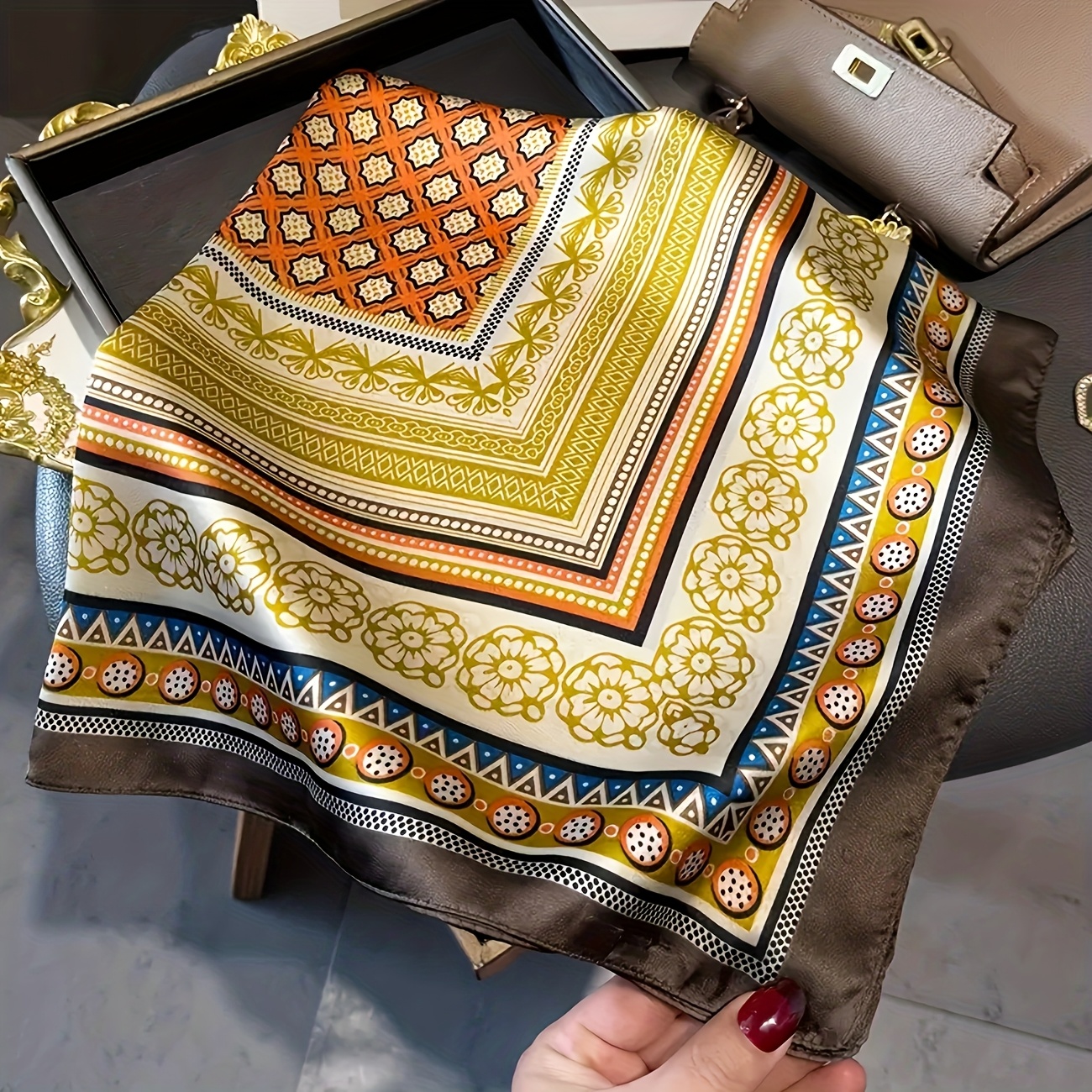 Vintage luxury, square scarf,  - огляд і ціна Vintage Lighting Decor
